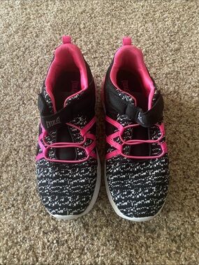 Big Girl’s Size 6 Athletic Shoes